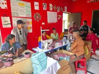 खेर जाने कपडाबाट टिस्यु पेपर बक्स, महिलालाई आत्मनिर्भरताको सीप सिकाईदै