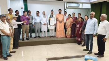 अछामको माटो देखि दिल्लीको साहित्यिक मञ्चसम्म, डा. भट्टलाई नयाँ दिल्लीमा अन्तर्राष्ट्रिय साहित्य सम्मान
