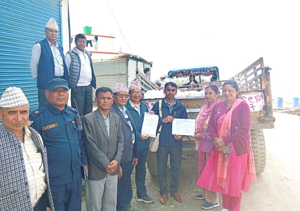 आगलागी पीडितलाई सम विकास नेपालद्धारा खाद्यन्न र लुगाकपडा सहयोग