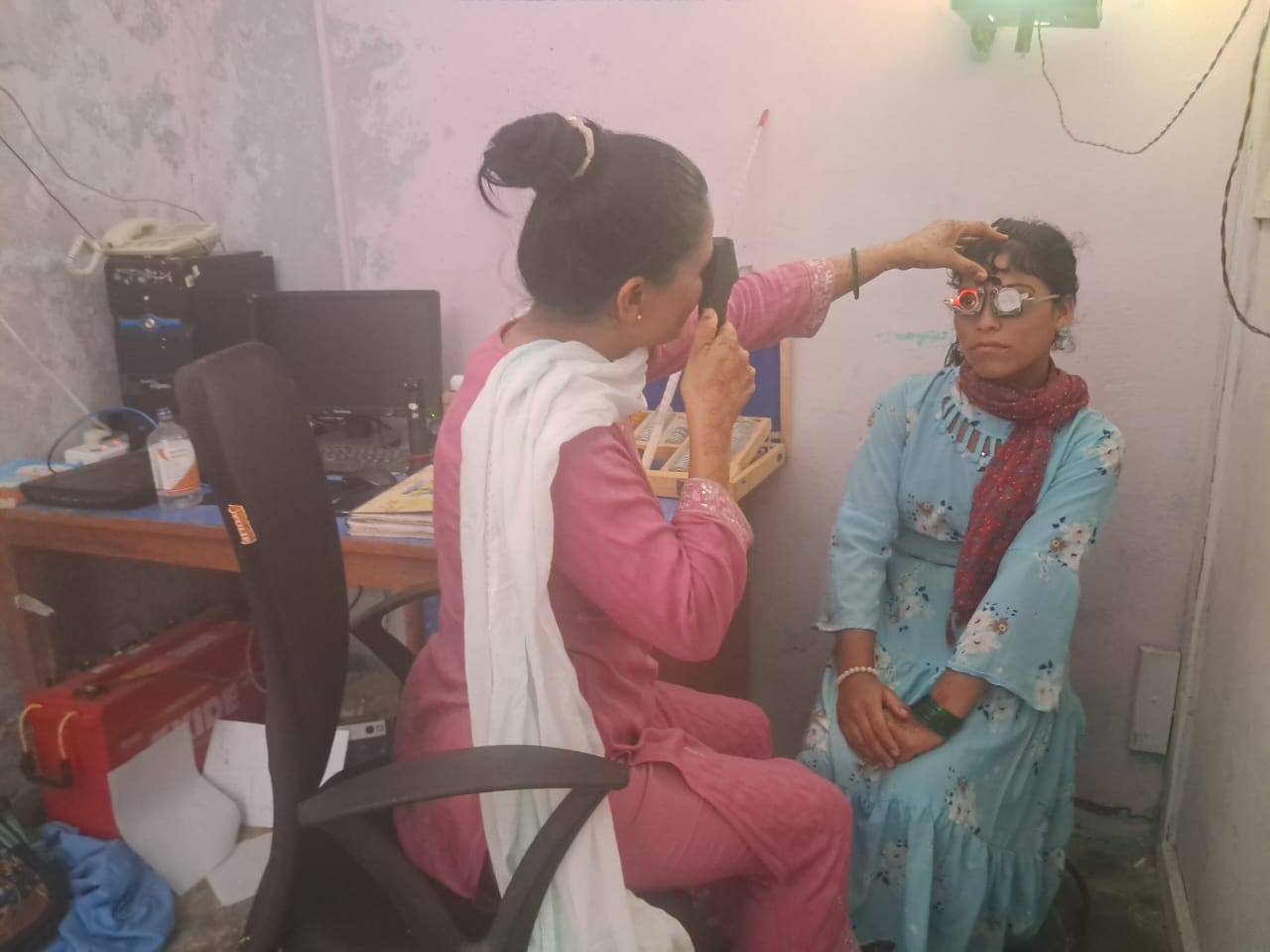 आँखाको-परिक्षण-हुँदै-।-1754488087.jpg